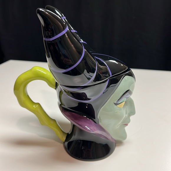 Disney Maleficent lidded mug - Picture 2 of 16
